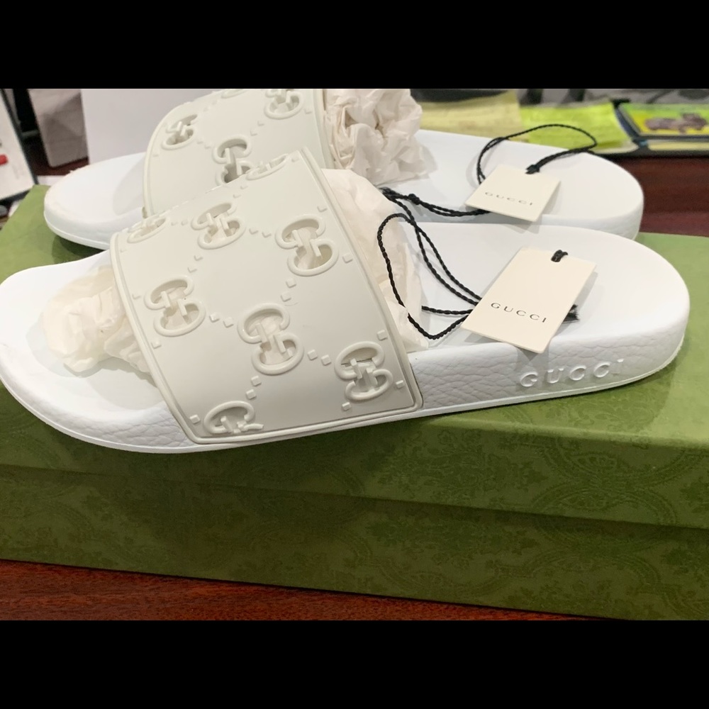 White GG Gucci Slides